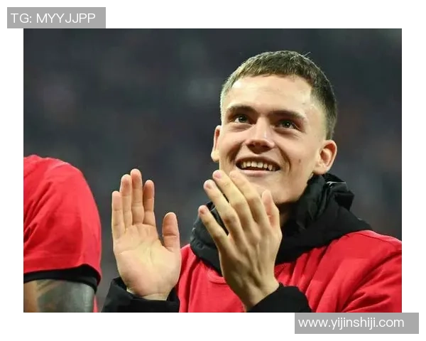 足球场上的旋律与激情会乐器的足球明星们展现多才多艺的魅力